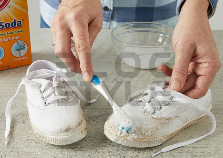 تمیز کردن کفش یا کتانی سفید با جوش شیرین